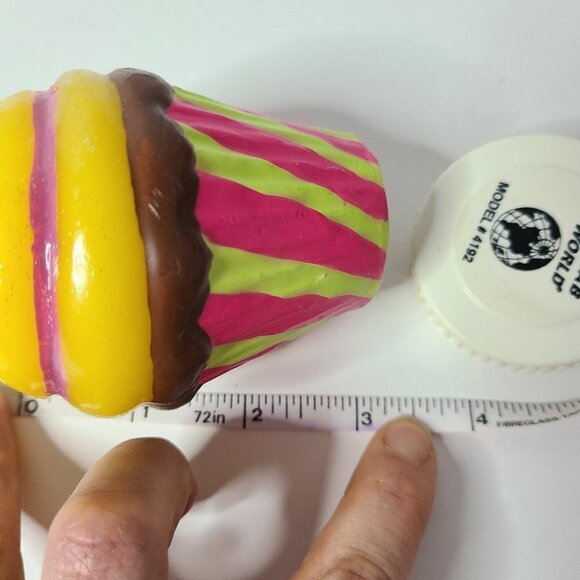 CUPCAKE Shaped Candle Multicolor Art Deco - Picture 5 of 5